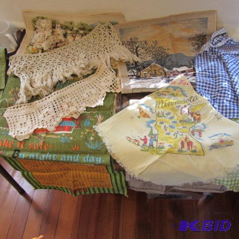lot 85 image: Aprons, Doilies, Hot Pads