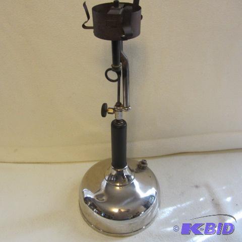 lot 95 image: Chrome Gas Lamp