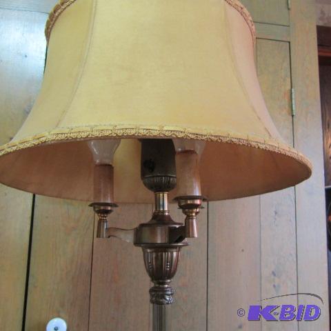 lot 96 image: Vintage Floor Lamp