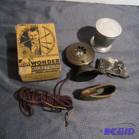Little Wonder Microphone, Buckle