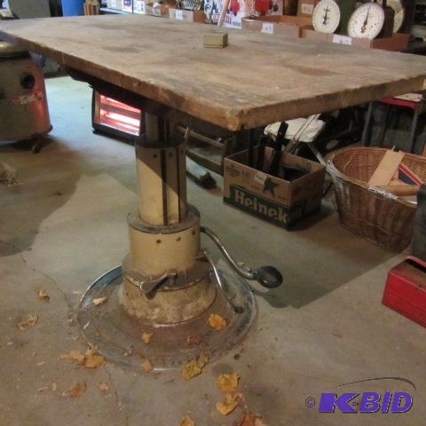 Adjustable Work Table