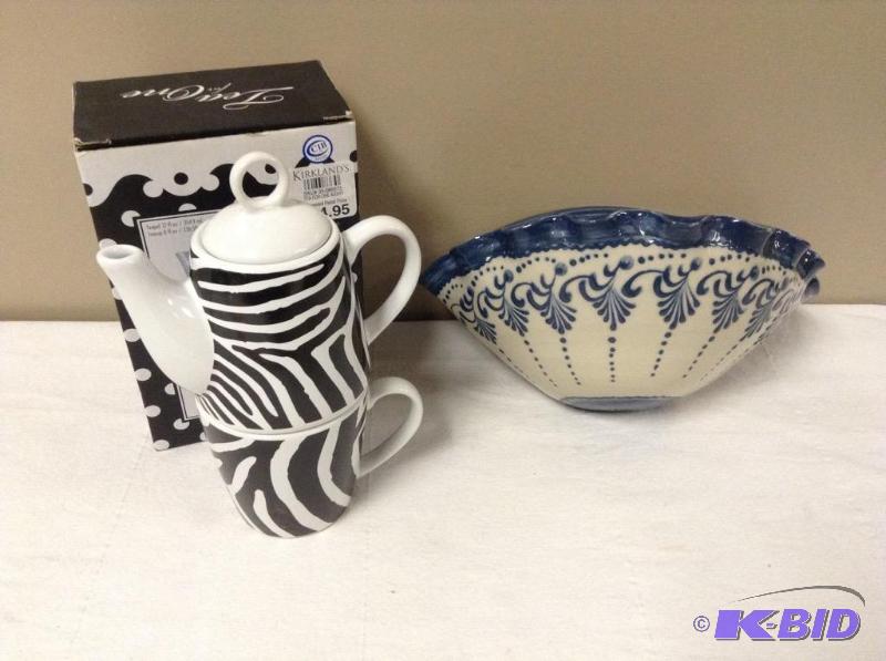 Kirkland Teapot for One & Wall Pocket