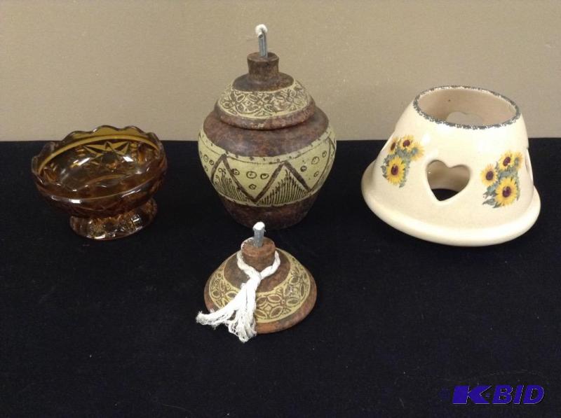 lot 105 image: Decorative Collectibles