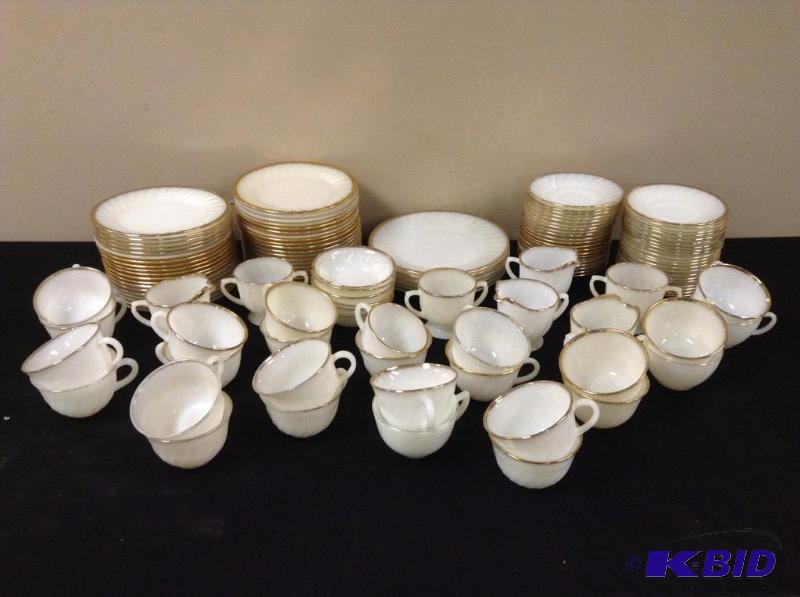 lot 139 image: Vintage White Milk Glass Dinnerware