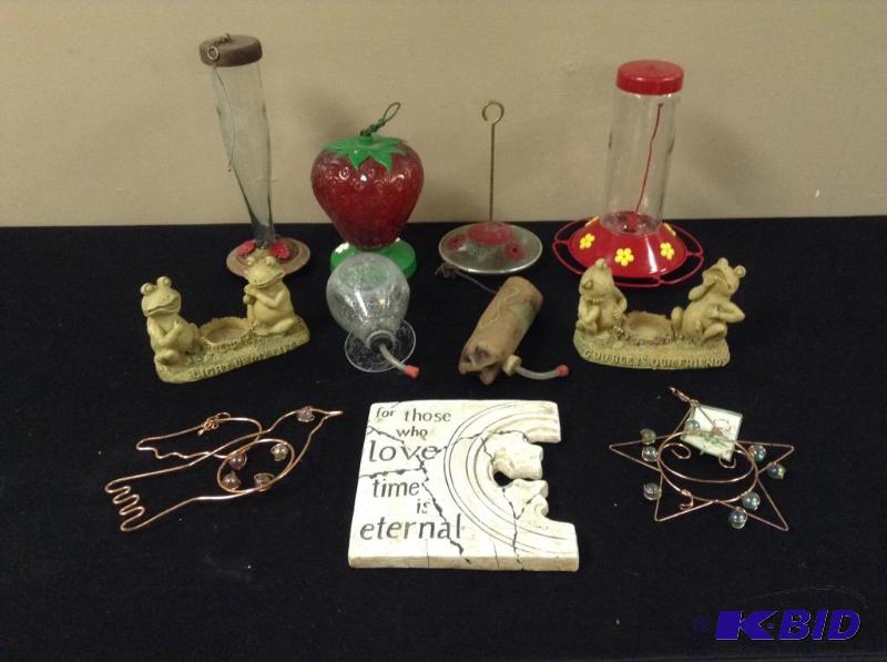 lot 143 image: Hummingbird Feeders and Garden Decor