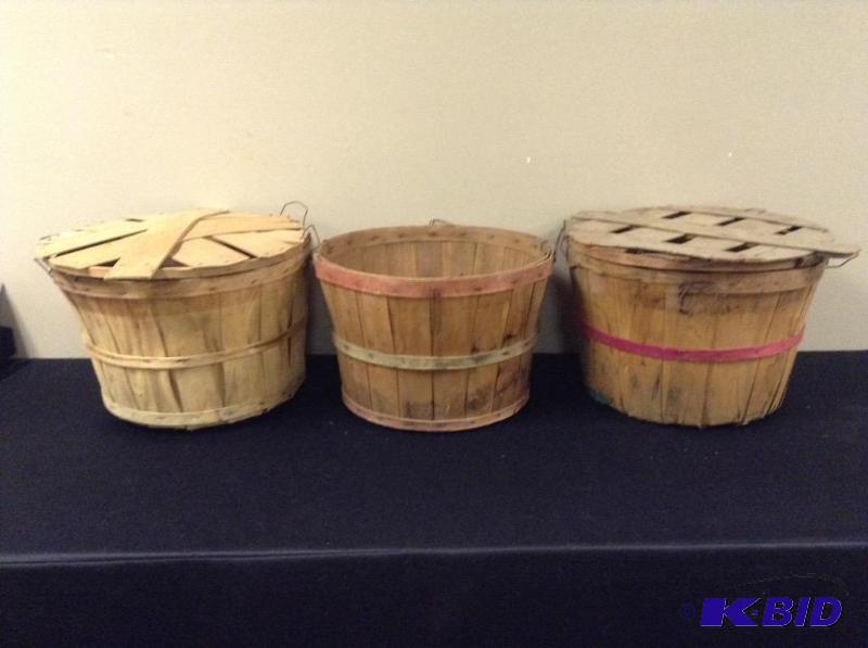 lot 148 image: Vintage Apple Baskets