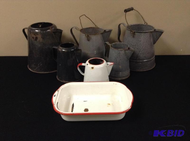 lot 151 image: Enamelware Tea & Coffee Pots & Pan