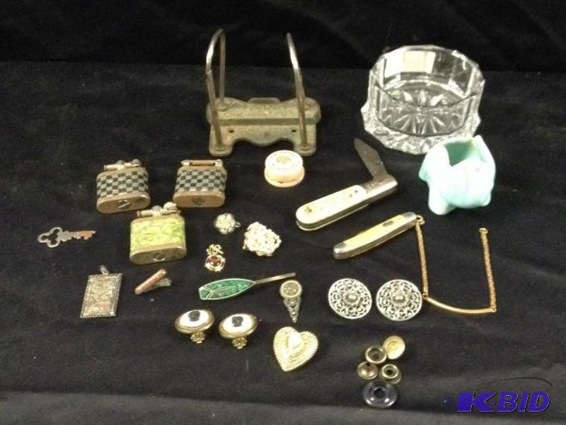 lot 41 image: Assorted Vintage Smalls