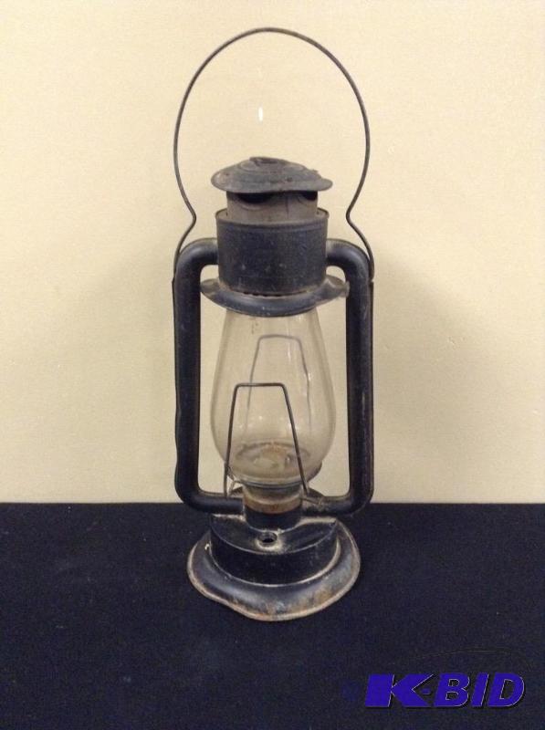 lot 57 image: Vintage D.L. & S Co. Lantern