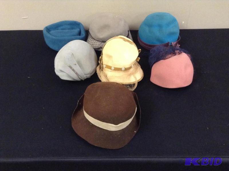 lot 64 image: Collection Vintage Ladies Hats