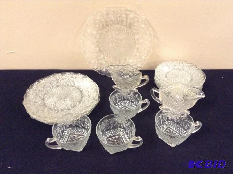 lot 78 image: Vintage Pressed Glassware
