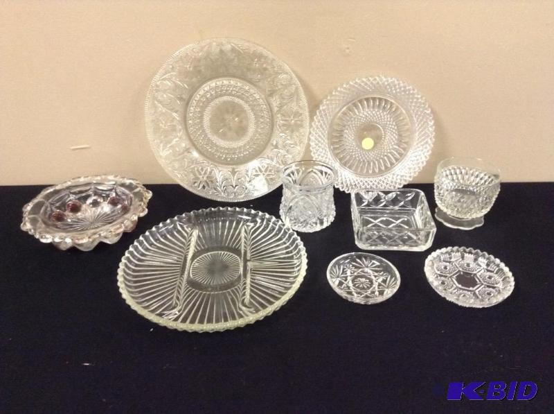 lot 82 image: Assortment Vintage Pressed Glass Serving Pieces