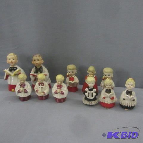 lot 117 image: Choir Boys & Girls Figurines