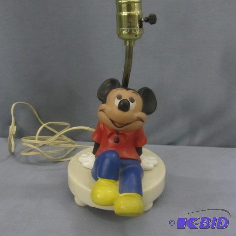 lot 134 image: Mickey Mouse Dresser Lamp