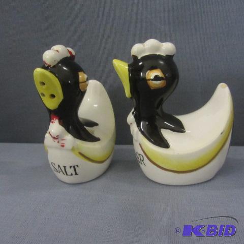 lot 153 image: Salt & Pepper, Birds