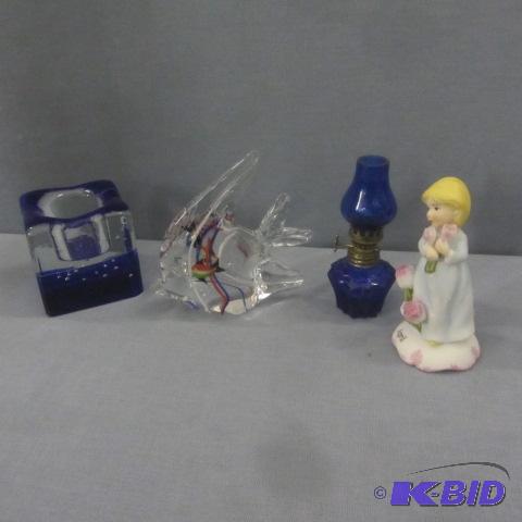 lot 163 image: Cube Votive, Glass Fish