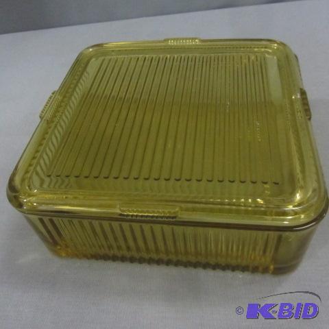 lot 18 image: Amber Fridge Dish