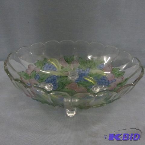 lot 26 image: Footed Glass Fruit Bowl