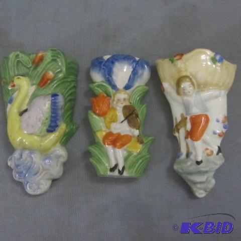 lot 29 image: Japan Ceramic Wall Pockets