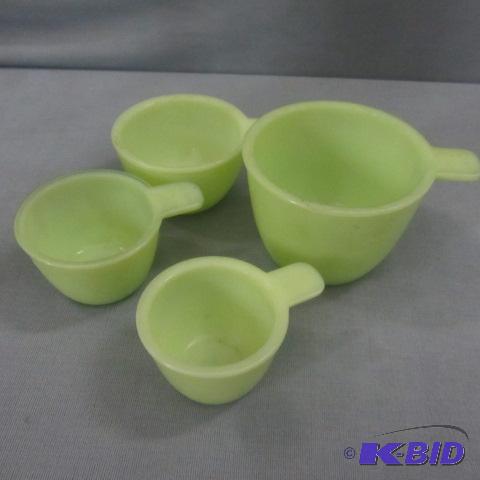lot 54 image: Jadeite Measuring Cups