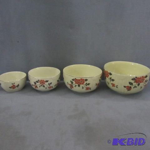 lot 7 image: Halls Poppy Nesting Bowls