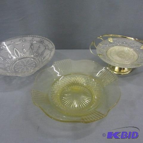 lot 74 image: Yellow Glass, Music Box