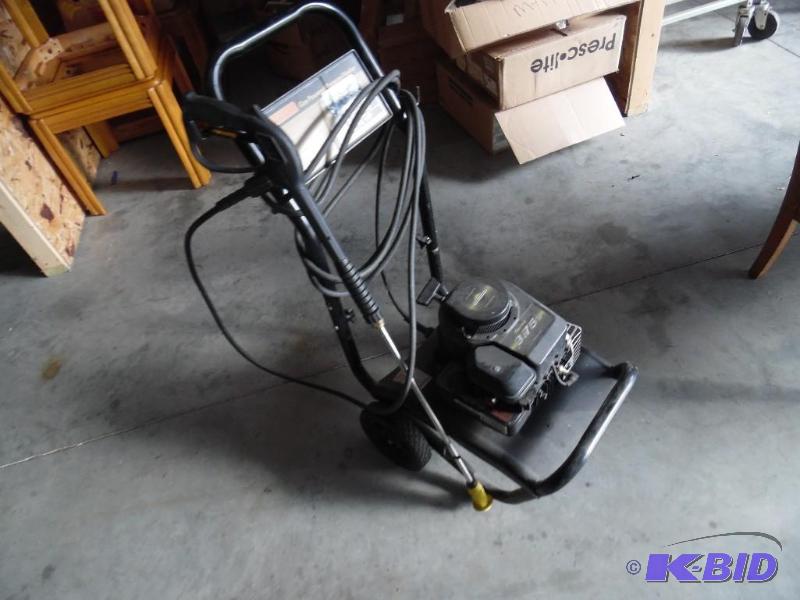 lot 11 image: Pressure washer