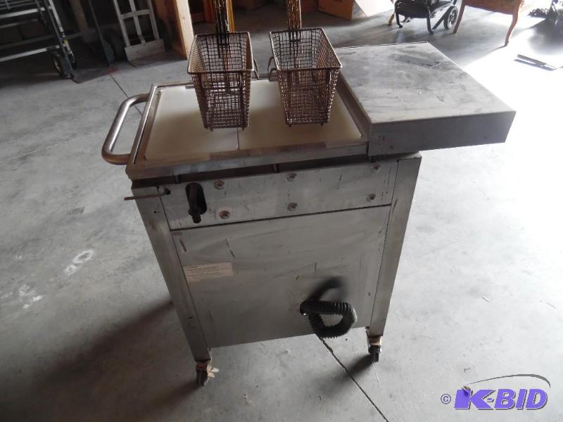 lot 23 image: Grill helper