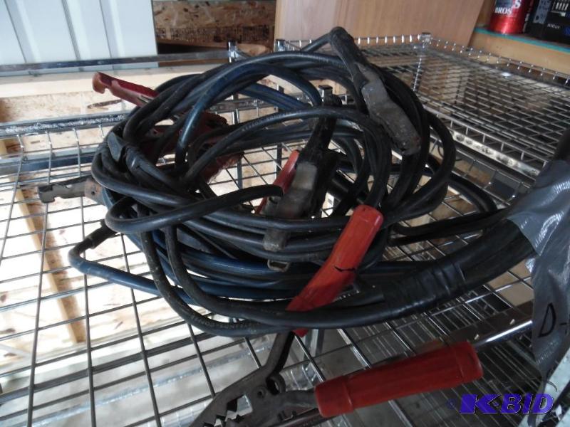 lot 28 image: Jumper cables