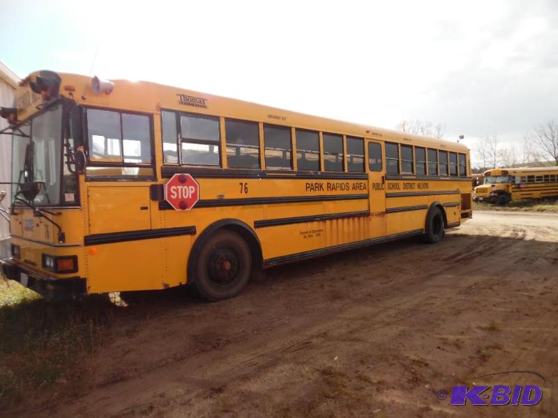 lot 3 image: 1998 Thomas Bus