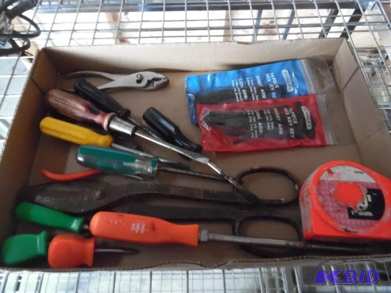 lot 32 image: Tools
