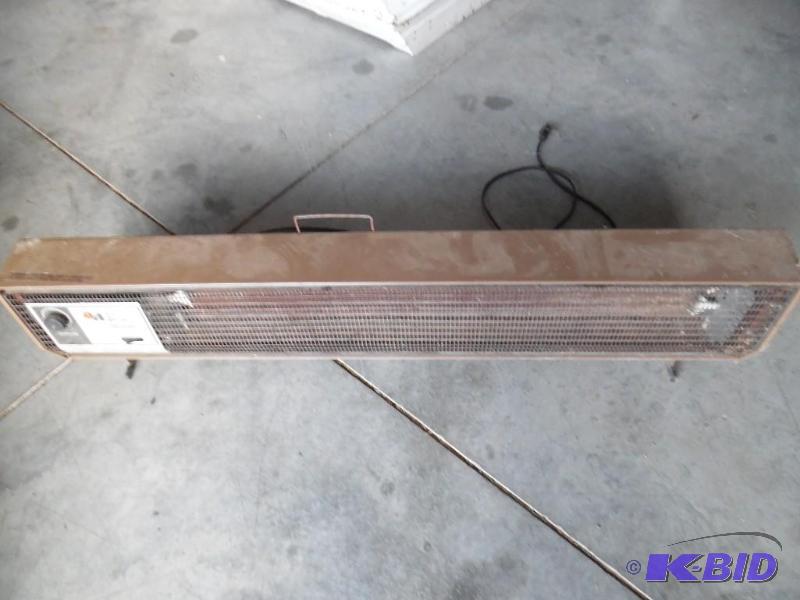 lot 42 image: Electric Heater