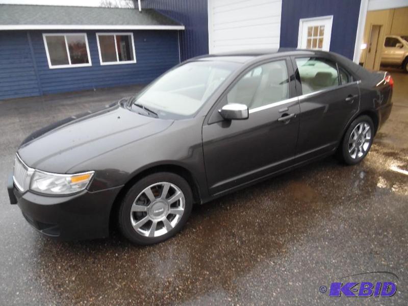lot 4 image: 2006 Lincoln Zephyr