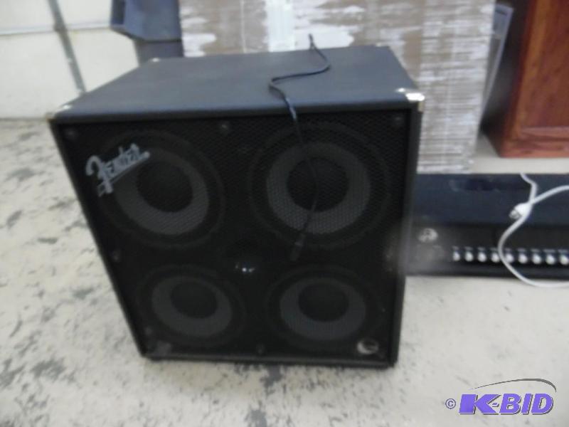 lot 7 image: Fender Speaker