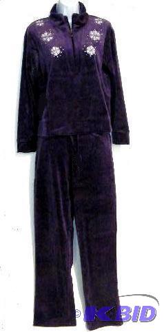 lot 34 image: Womens Purple Sweat Suit - Size is XXX Large ...