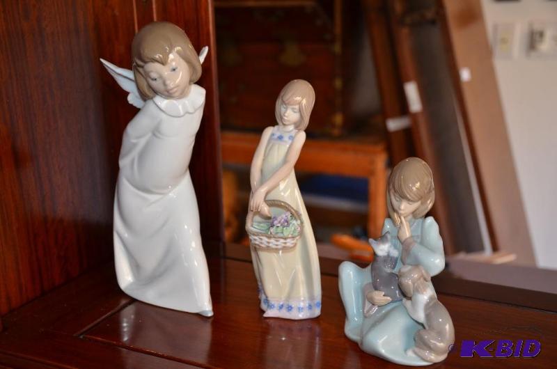 lot 102 image: &nbsp3 Lladro Figures- 1 angel and 2 girls...