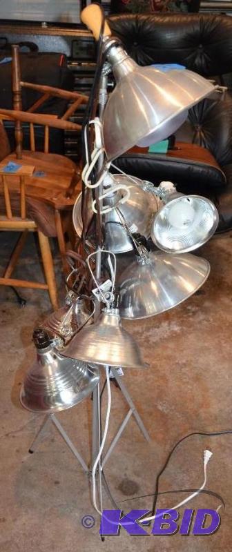 lot 115 image: Stand with clamp lights...