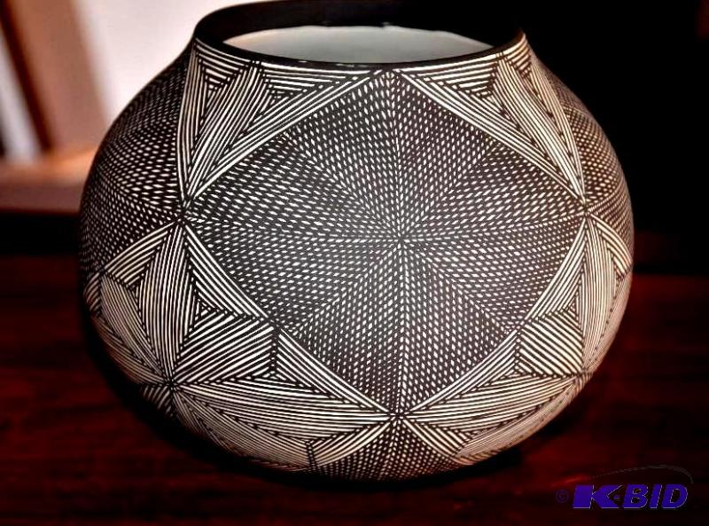 lot 3A image: Acoma Pottery- Approx . 5" tall x 6 12&...