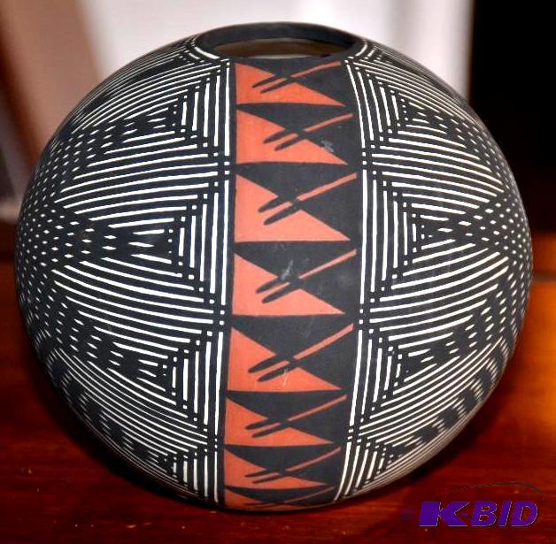 lot 4 image: ACOMA&nbspNative American Pottery by&nbspPo...