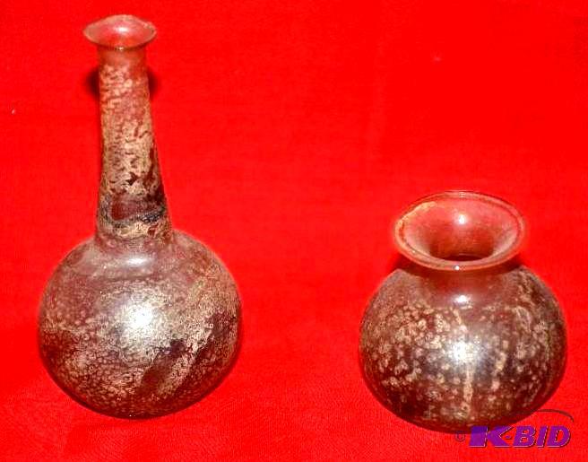 lot 67 image: Antique glass, tallest is 3" tall...