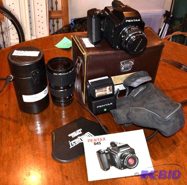 lot 7 image: Pentax 645 with flash and lenses (lens SMC Pe...