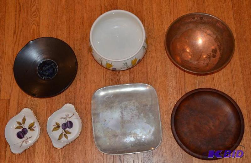 lot 92 image: Nambe 55 square metal plate 11" Copper b...