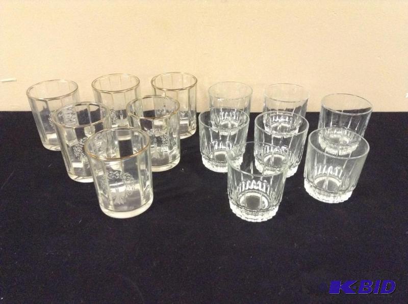 Holiday Wreath & Clear Drinking Glasses