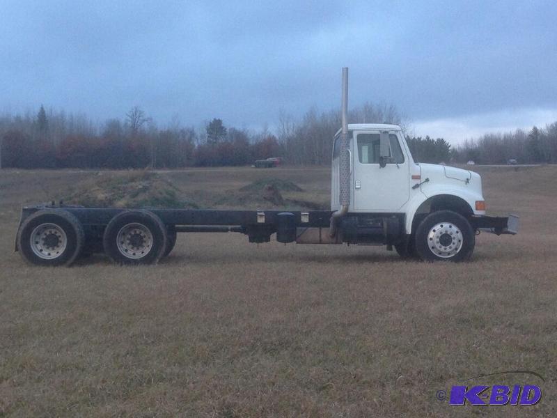 2001 INTERNATIONAL 4900