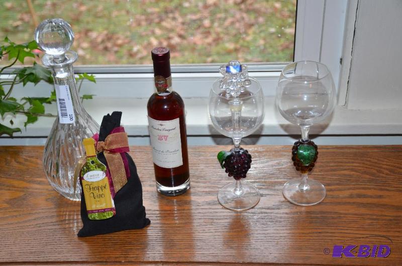 lot 100 image: Unique colored glass wine glasses, glass deca...