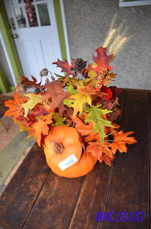 lot 161 image: Thanksgiving  Fall Harvest table decor...