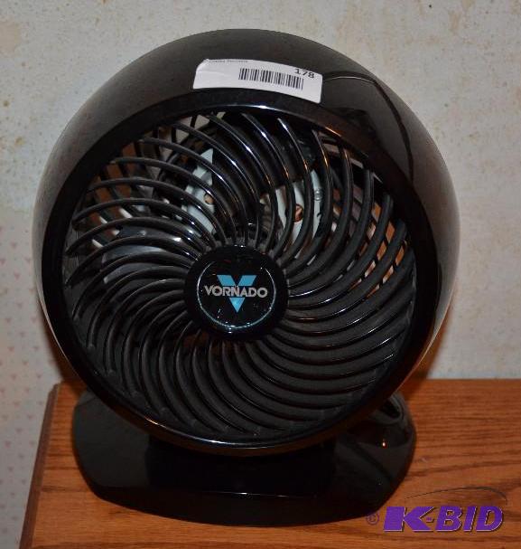 lot 178 image: Vornado fan...