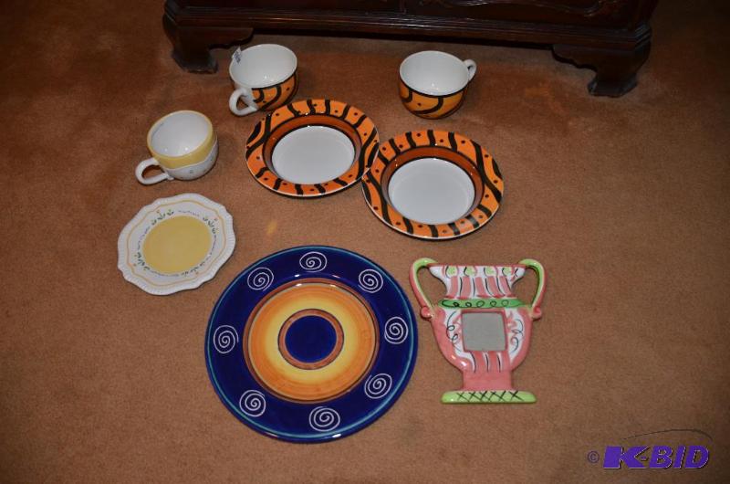 lot 185 image: Plate & soup bowl sets as pictured...