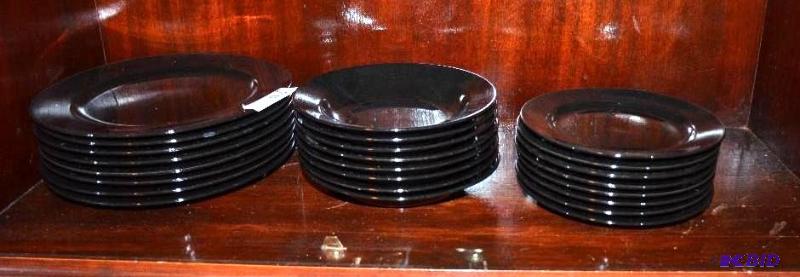 lot 186 image: Dinner plate set , 8 place setting...