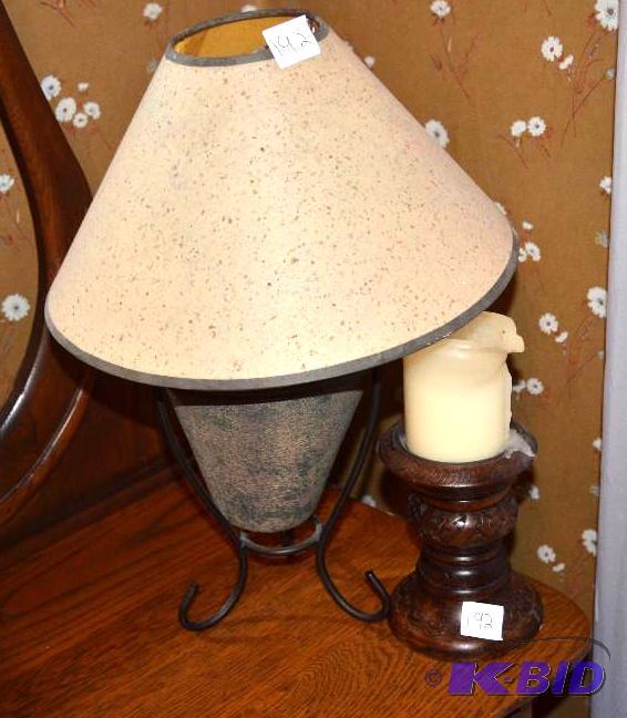 lot 192 image: Table lamp 16" tall & candle...